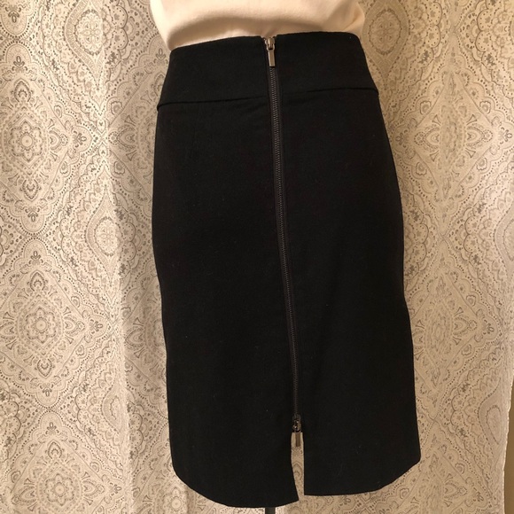 Banana Republic Dresses & Skirts - Banana Republic Wool Pencil Skirt Exposed Back Zip
